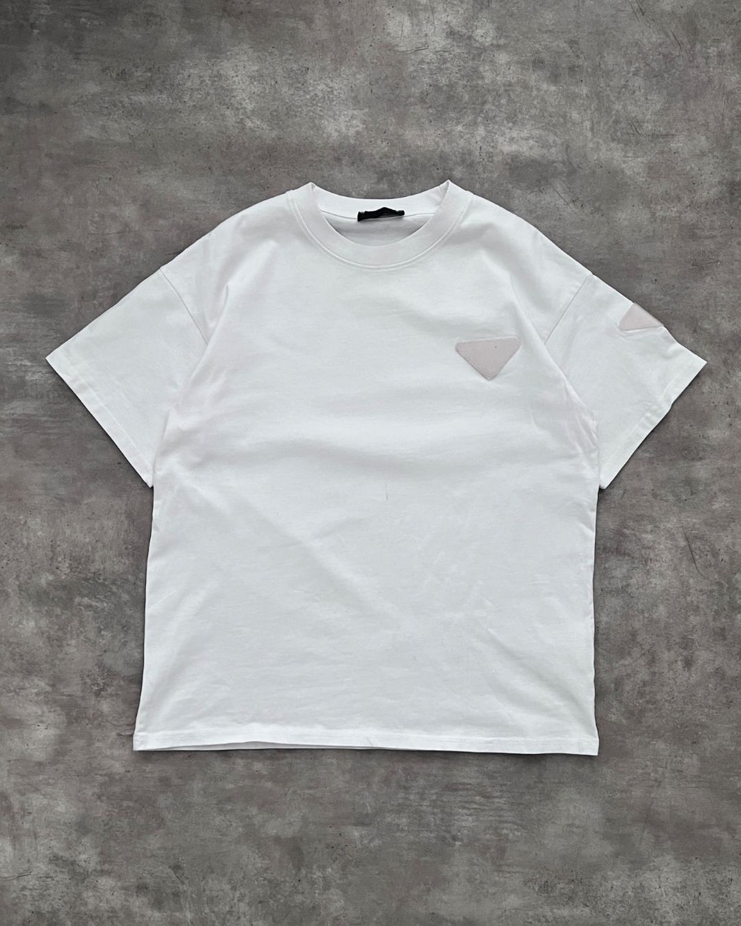 WHITE TEE PREMIUM (L)