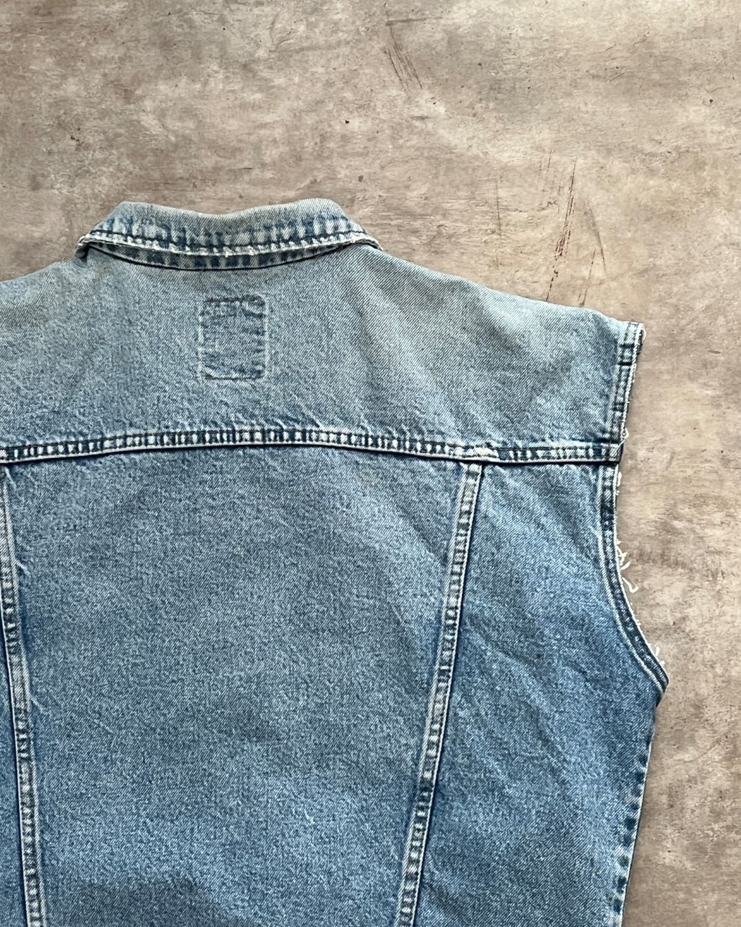 VINTAGE DENIM VEST (M)