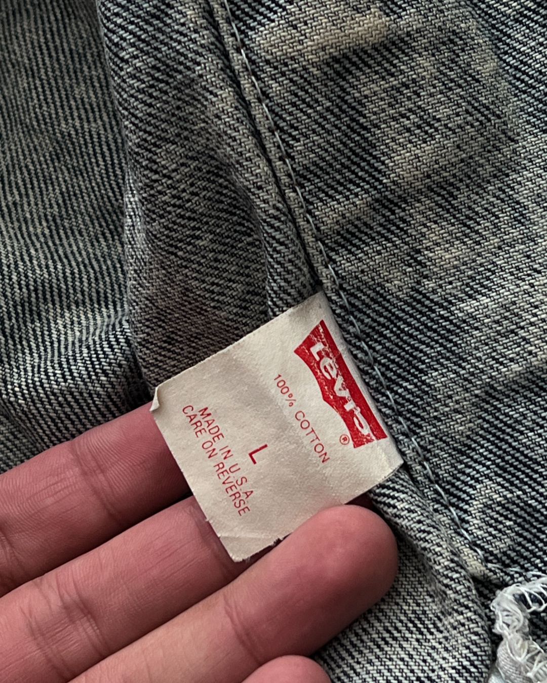 VINTAGE DISTRESSED LEVI'S JACKET (L)
