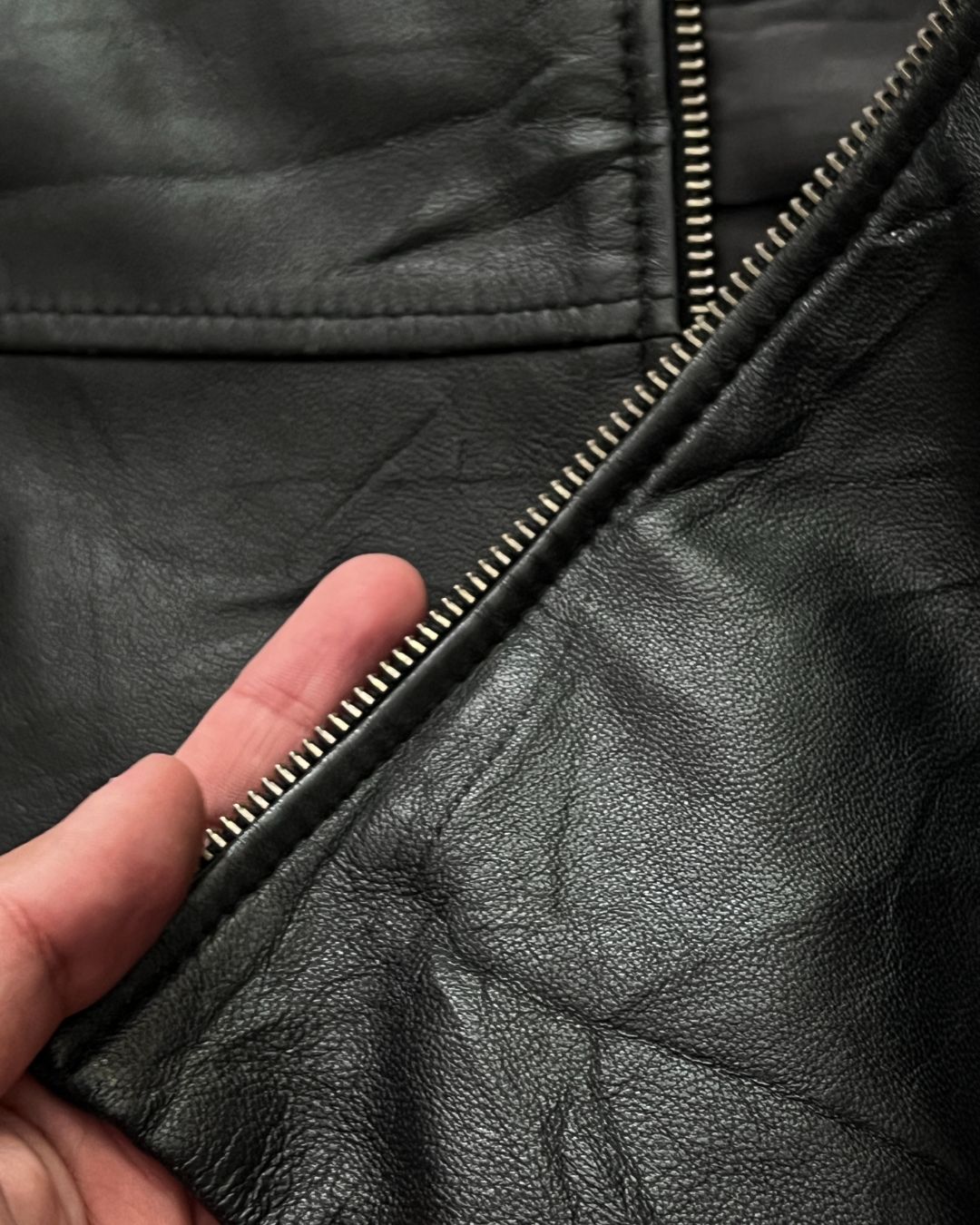 LEATHER JACKET (L/M)