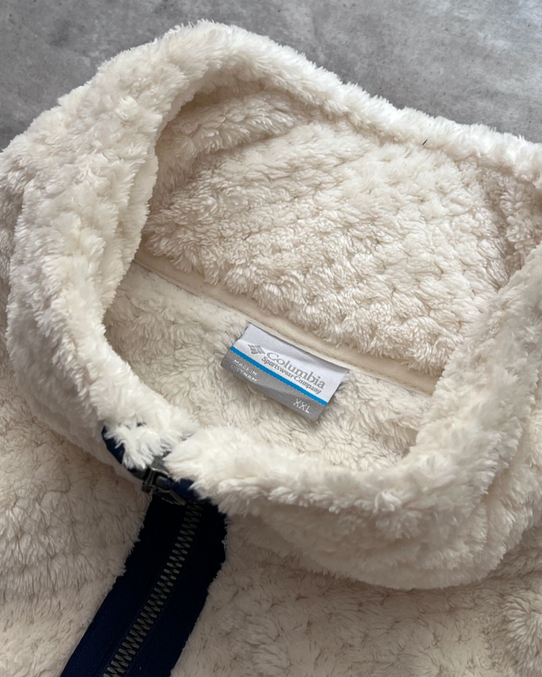 WHITE COLUMBIA (L)