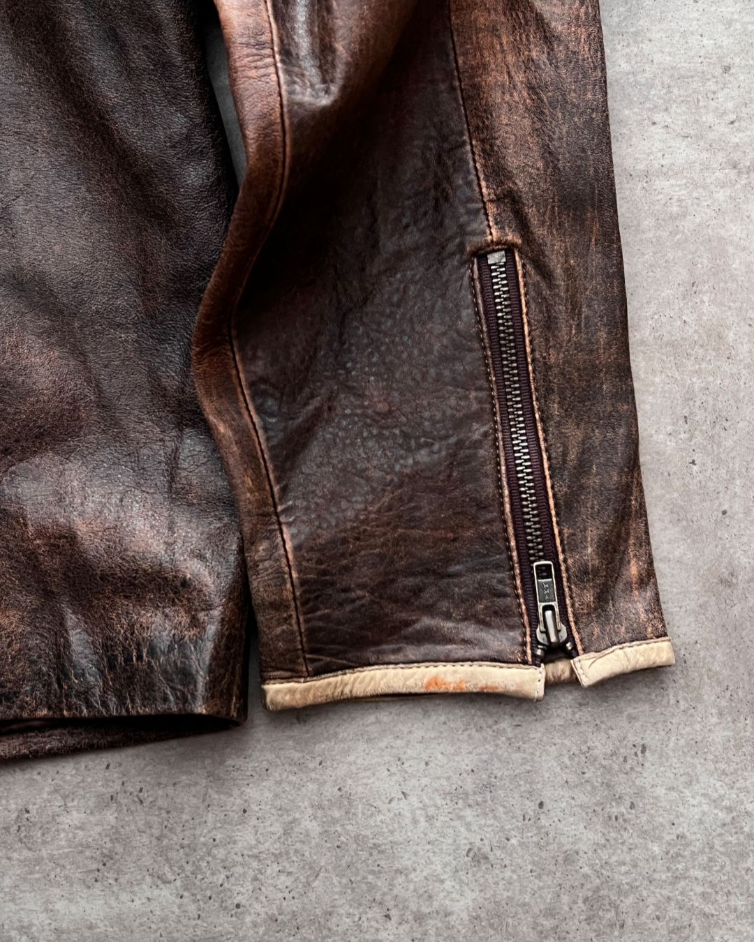 RARE LEATHER JACKET (L)