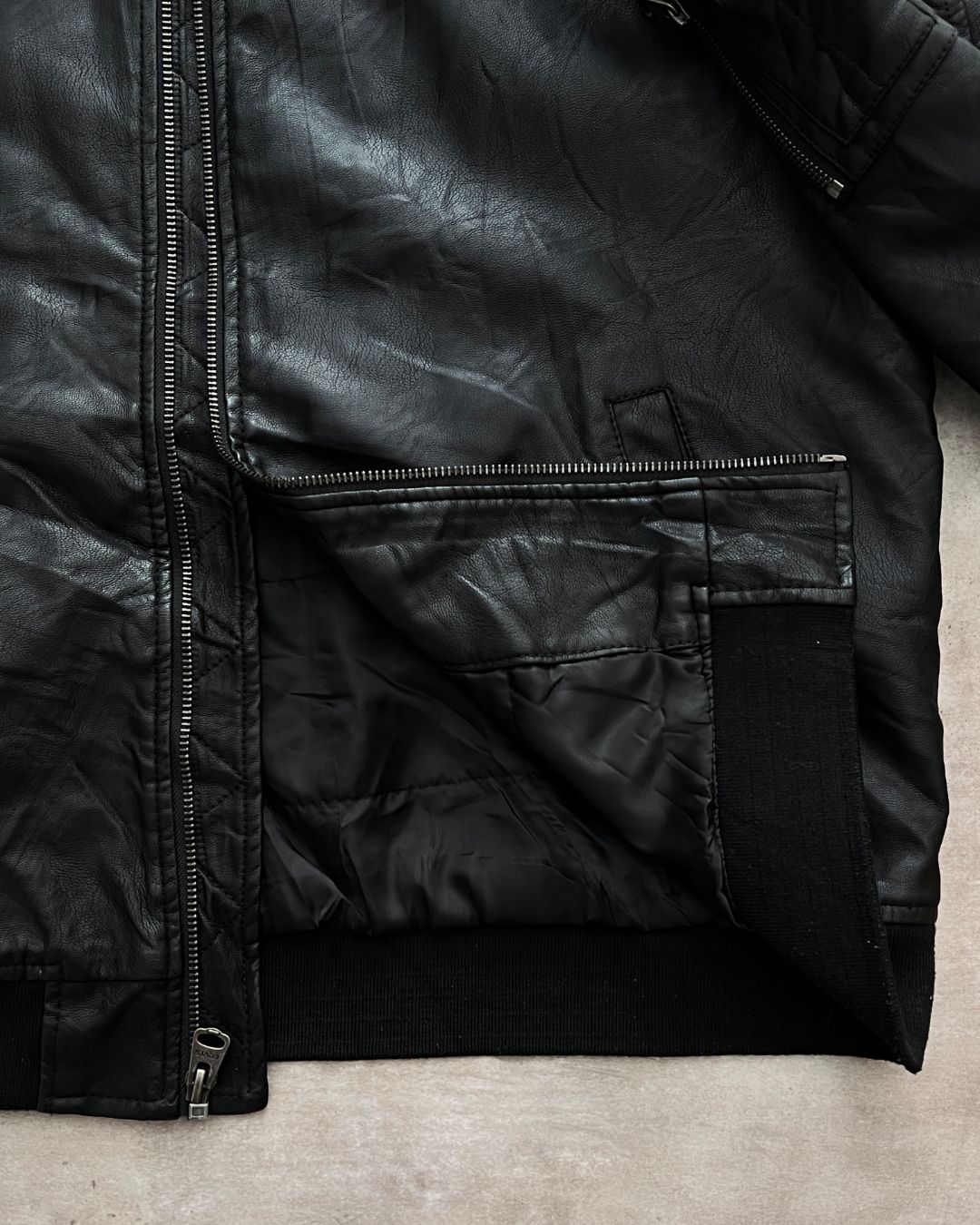 LEVI'S HOODED FAUX-LEATHER JACKT (XL)