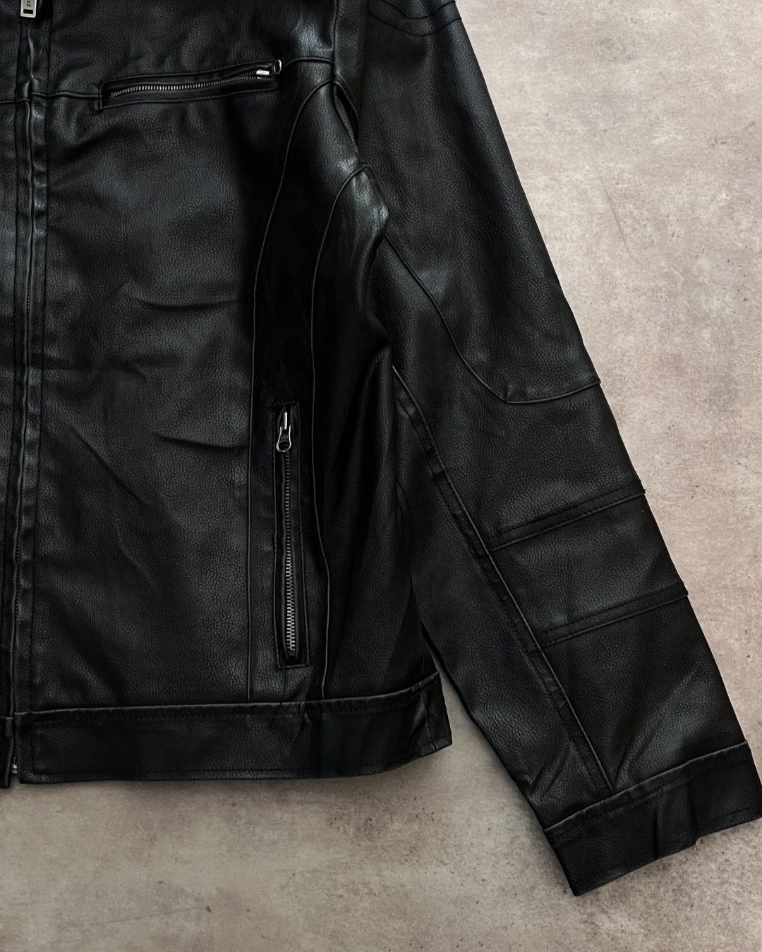 LEATHER GUESS JACKET (L)