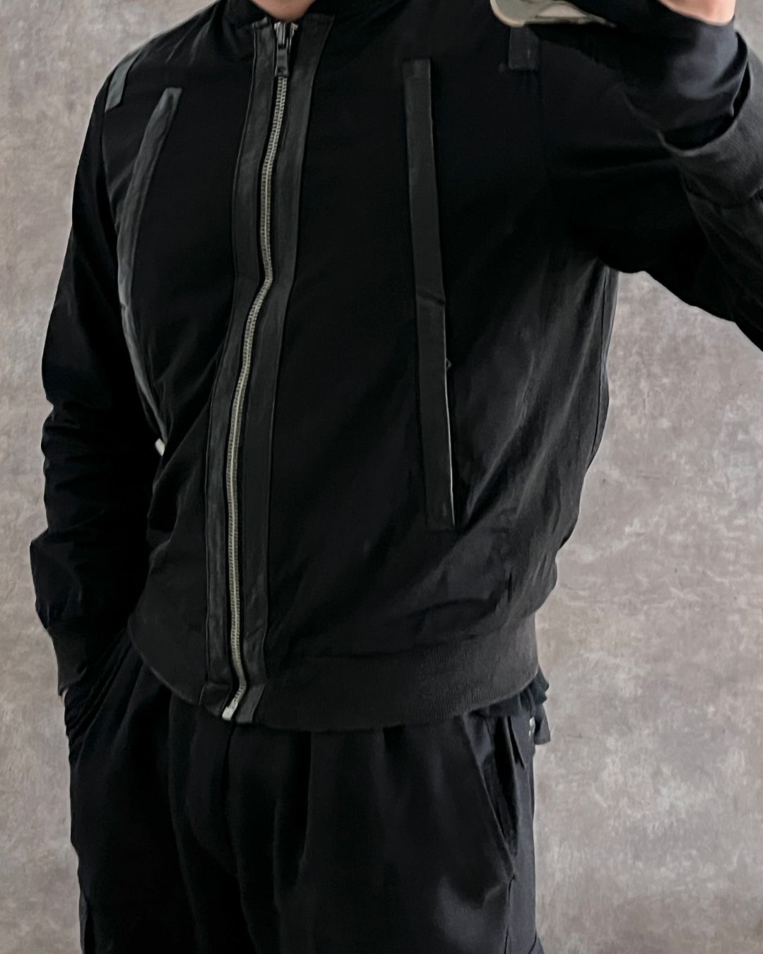 LEATHER BOMBER JACKET (S)