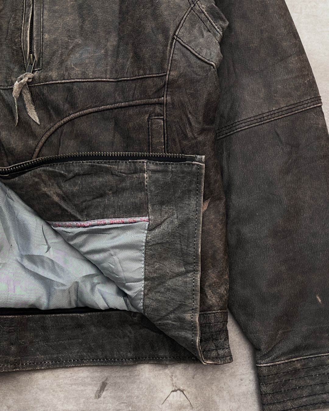 LEATHER BOMBER JACKET (XL)