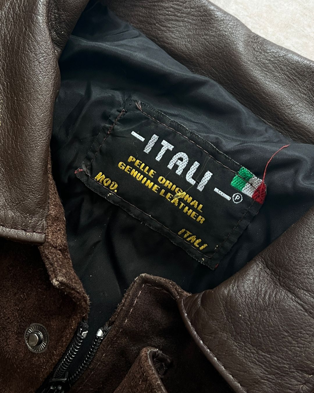 ITALIAN LEATHER JACKET (L)