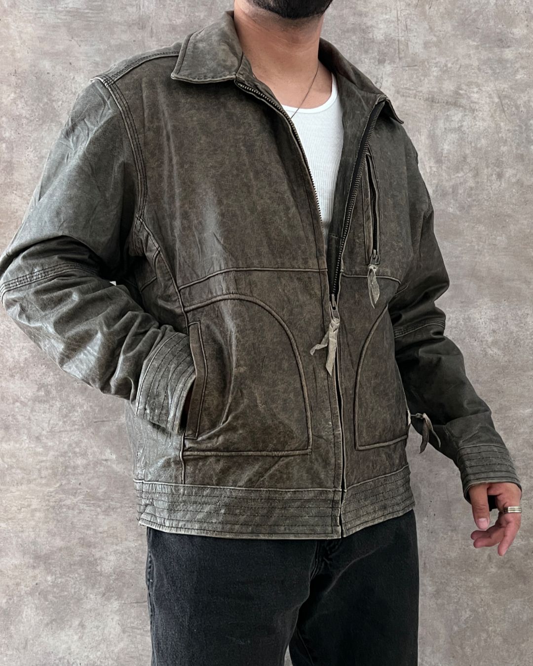 LEATHER BOMBER JACKET (XL)