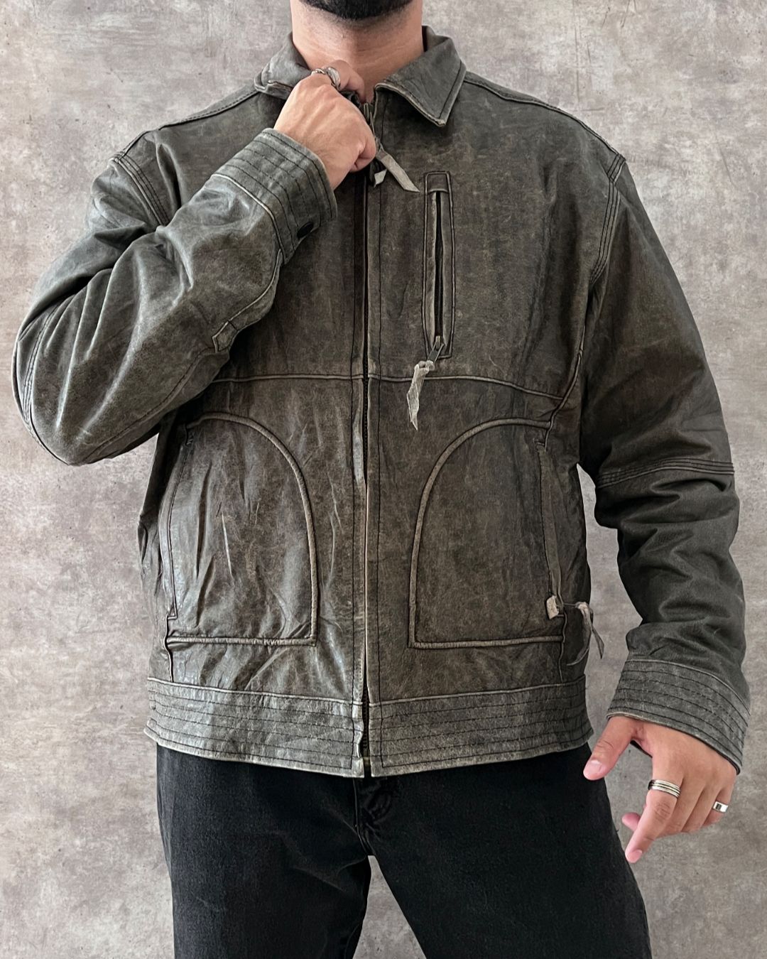 LEATHER BOMBER JACKET (XL)