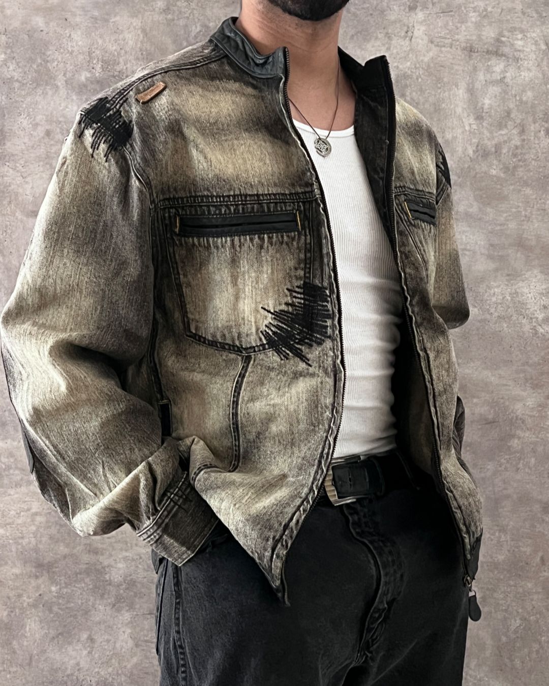 DISTRESSED DENIM JACKT (M)