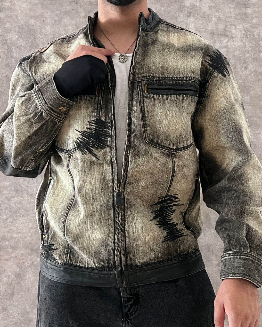 DISTRESSED DENIM JACKT (M)