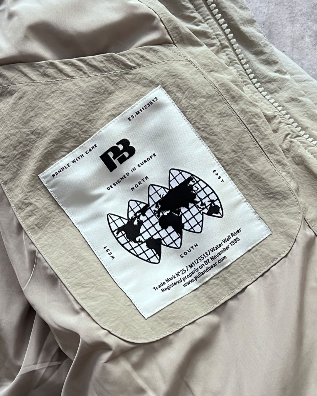 PUFFER JACKET PULL&BEAR (M)