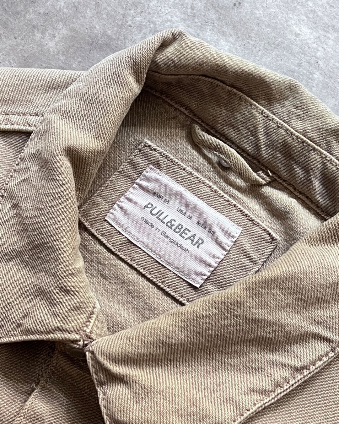 DENIM TRUCKER JACKET PULL&BEAR (M)