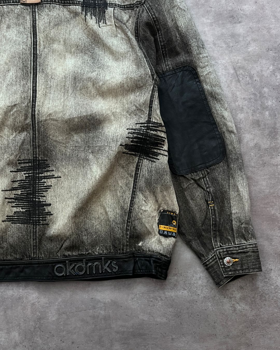 DISTRESSED DENIM JACKT (M)