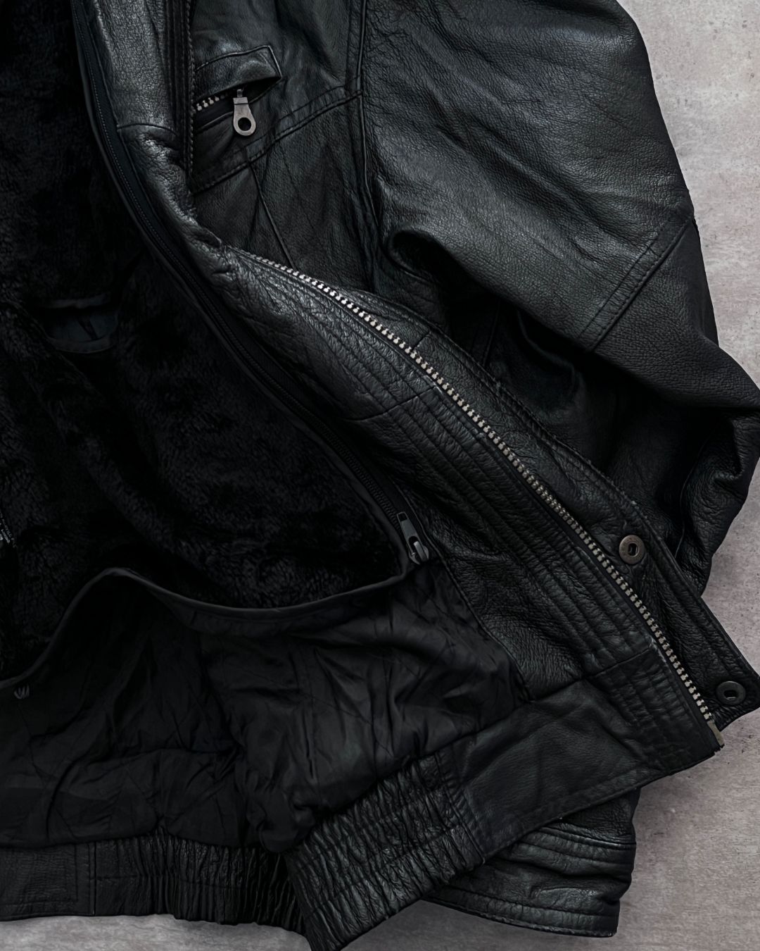 LEATHER BLACK JACKT (L)