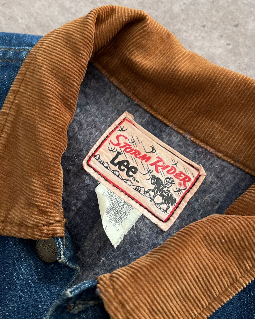 TRUCKER DENIM JACKET (L)