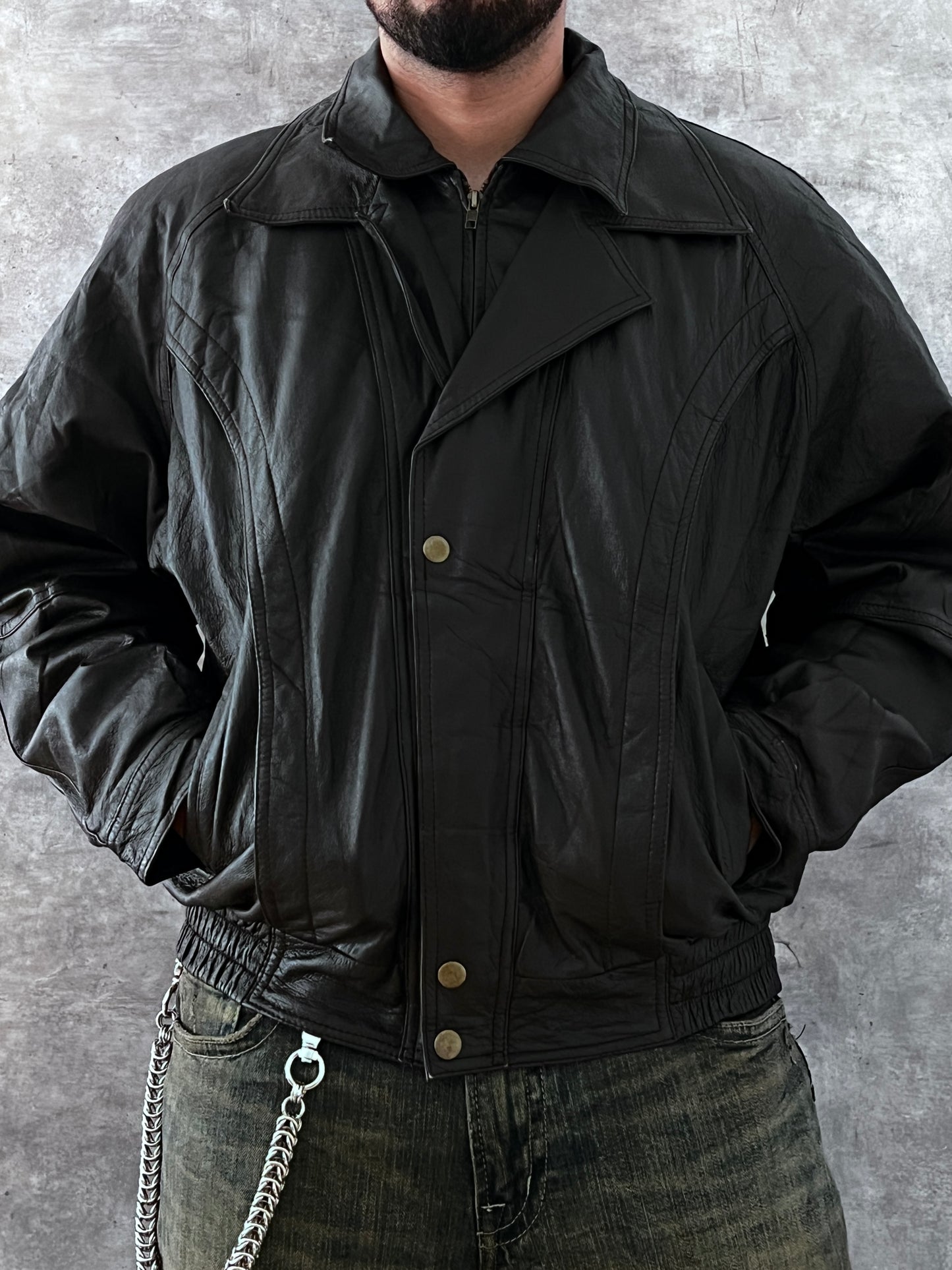 VAMPIRE LEATHER BOMBER JACKET (L) 🦇