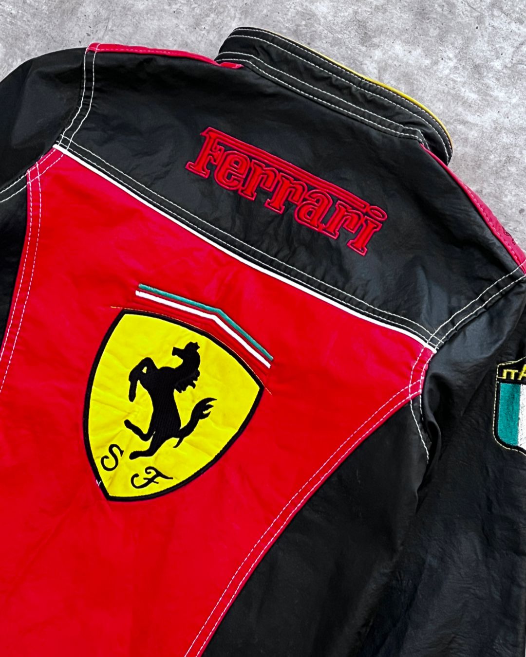 KID FERRARI LEATHER JACKET (M)