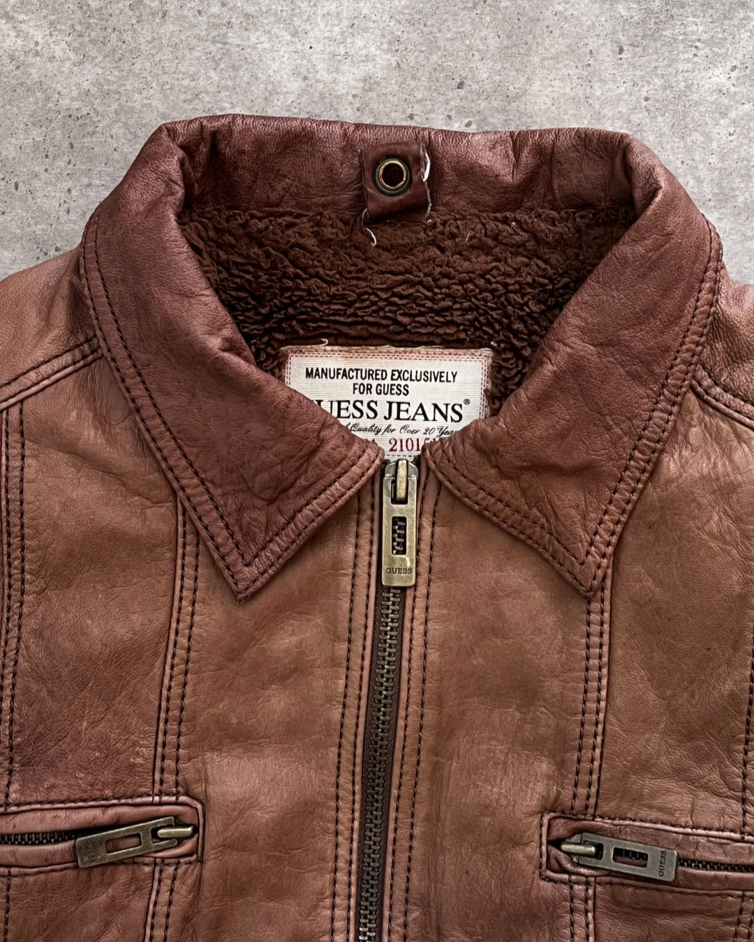 GUESS LEATHER JACKET (M)