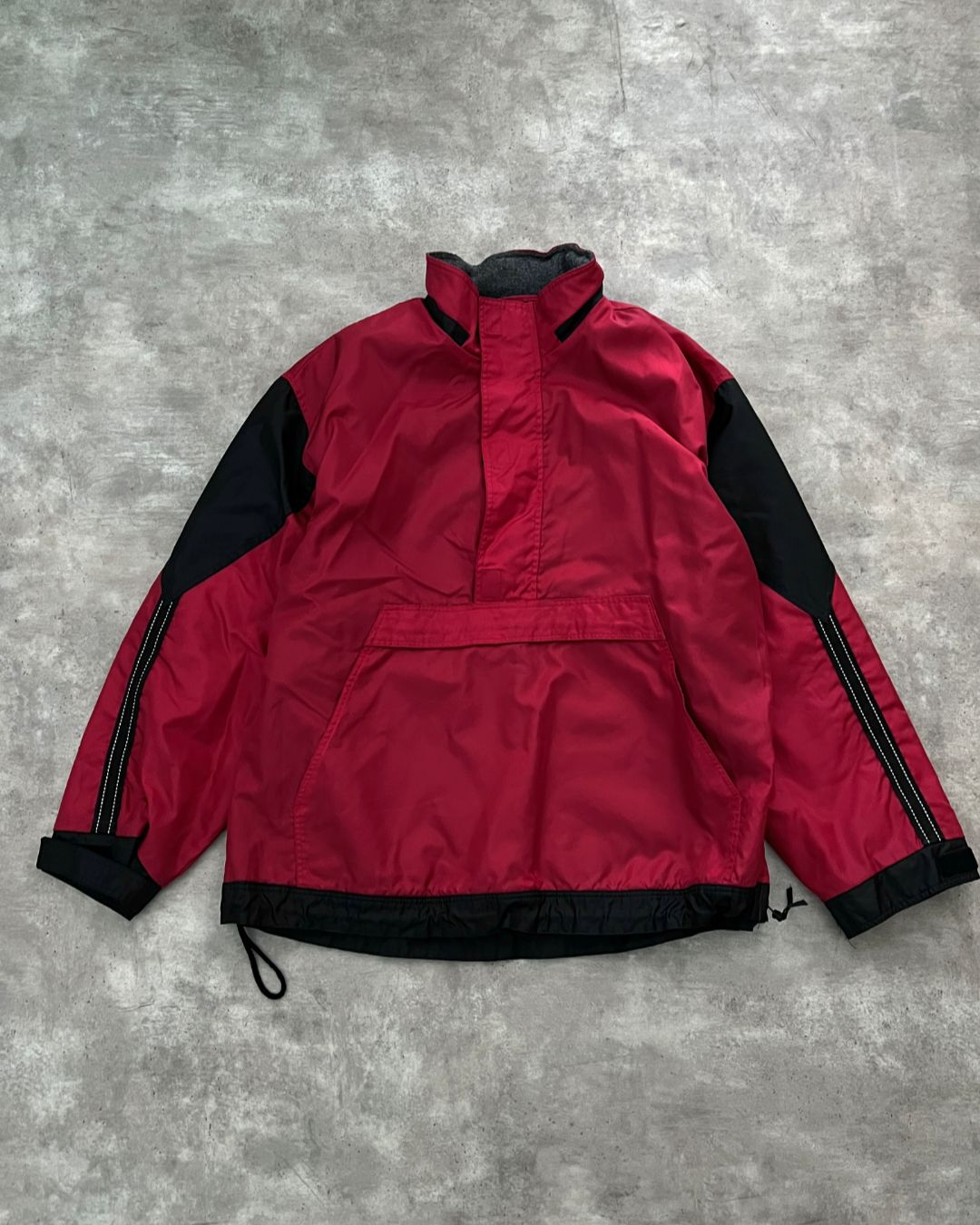 RED WINDNREAKER (XL)
