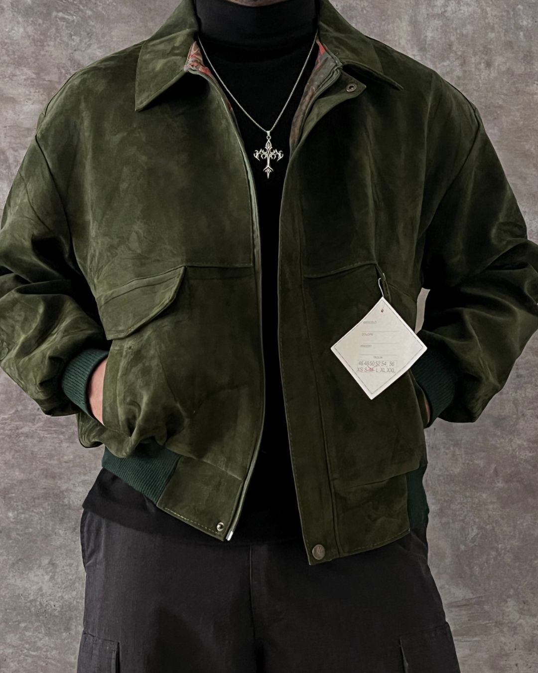 ITALIAN LEATHER BOMBER JACKET (M)