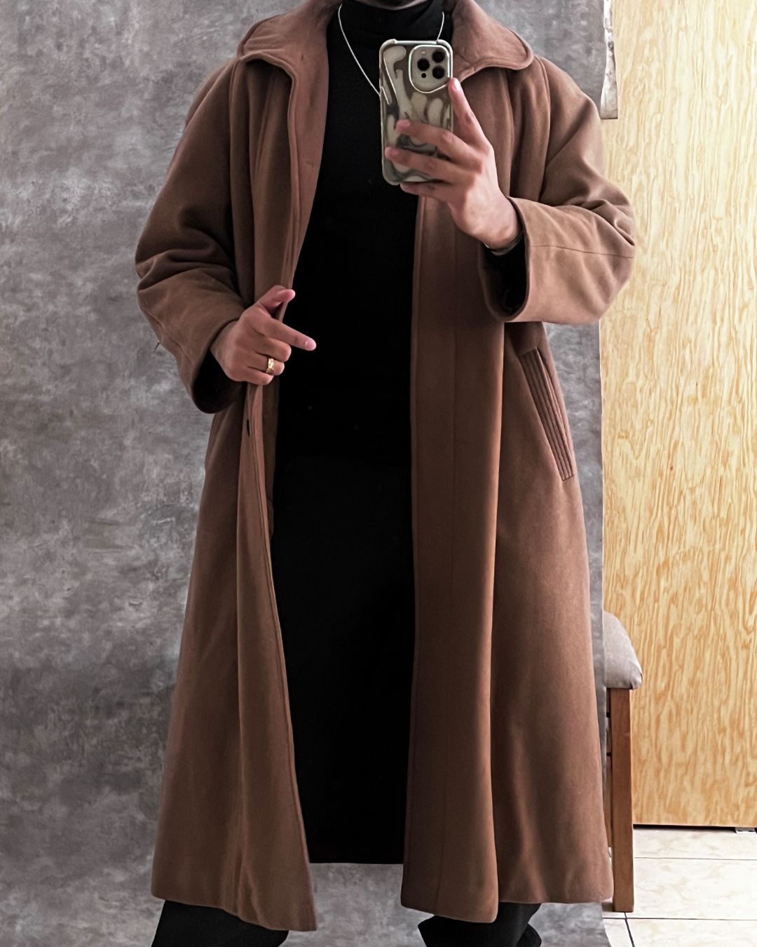 LARGE EUROPEAN COAT (S)