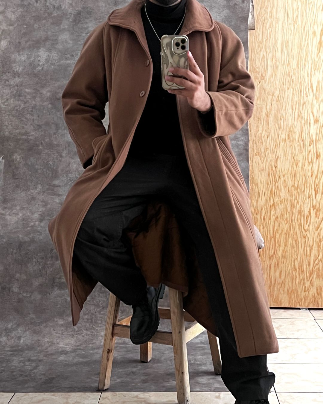 LARGE EUROPEAN COAT (S)