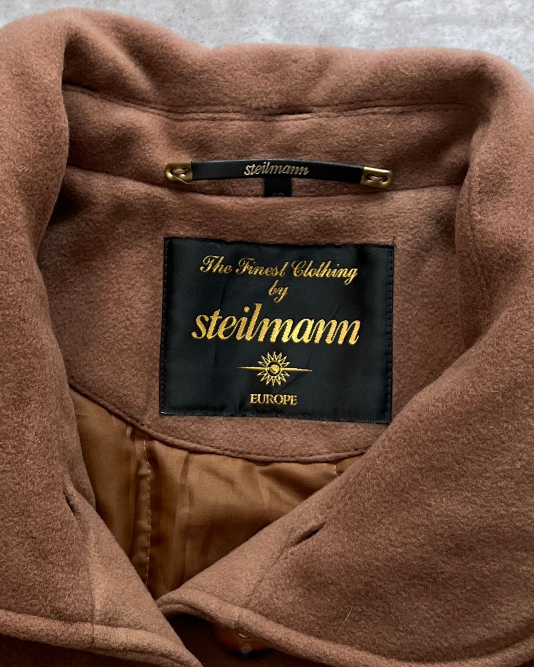 LARGE EUROPEAN COAT (S)