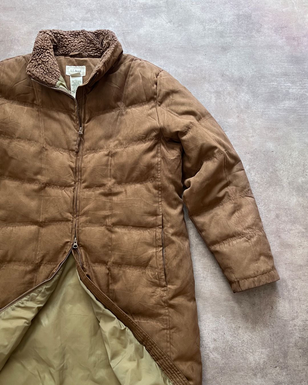 LARGE PUFFER COAT (M)