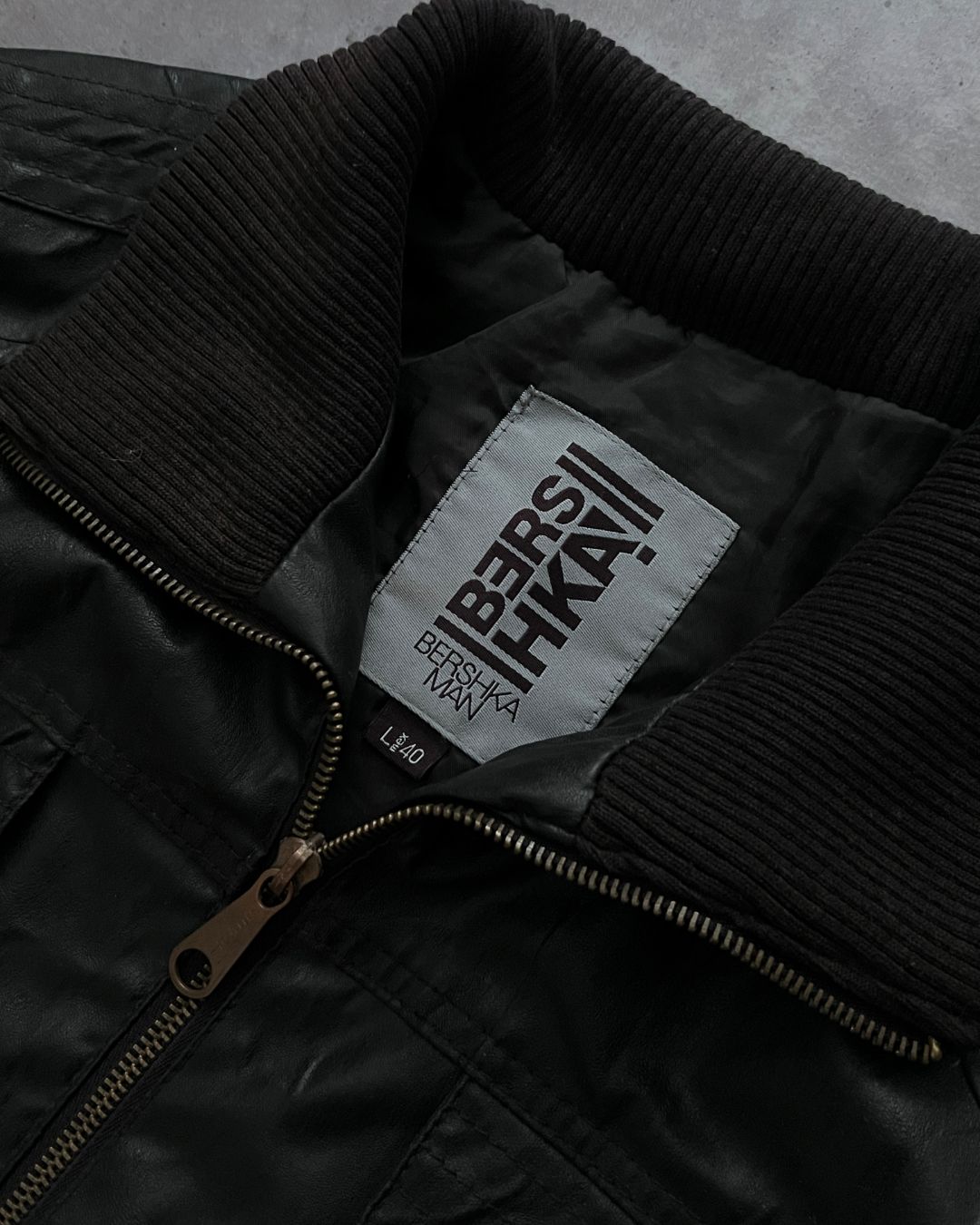 BERSHKA LEATHER JACKET (L)