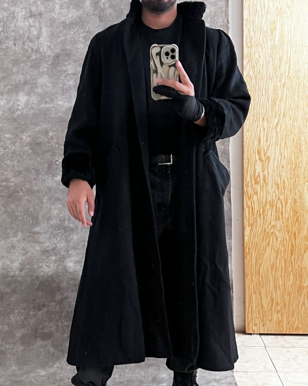 LONG BLACK COAT (S)