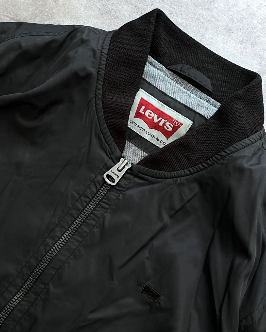 BLACK BOMBER JACKET LEVI'S (S)