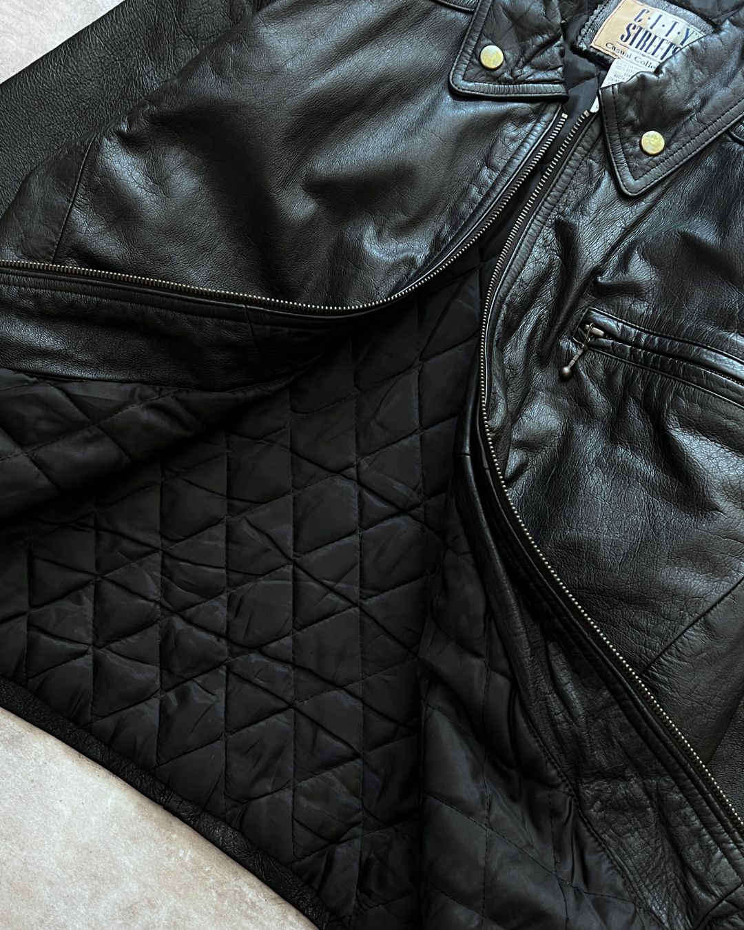 LEATHER BOMBER JACKET (M)