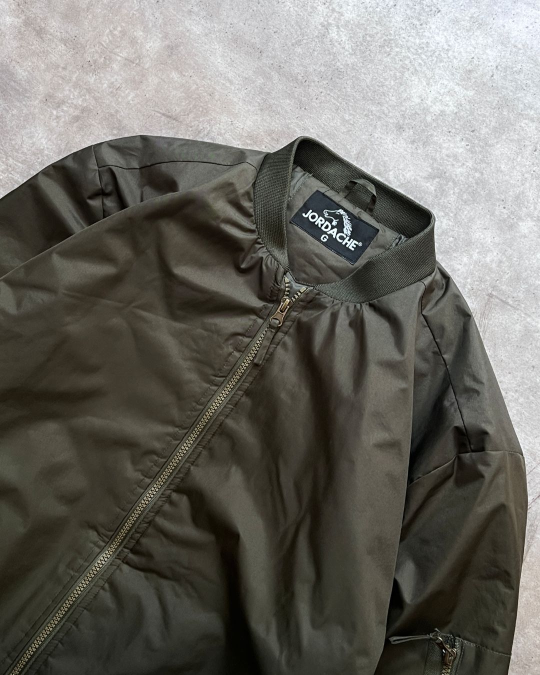 BOMBER JACKET (L)