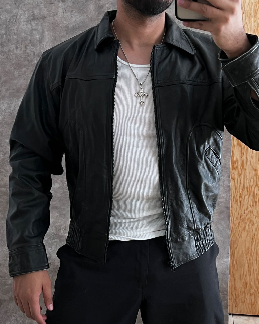 BOMBER LEATHER JACKET (M)