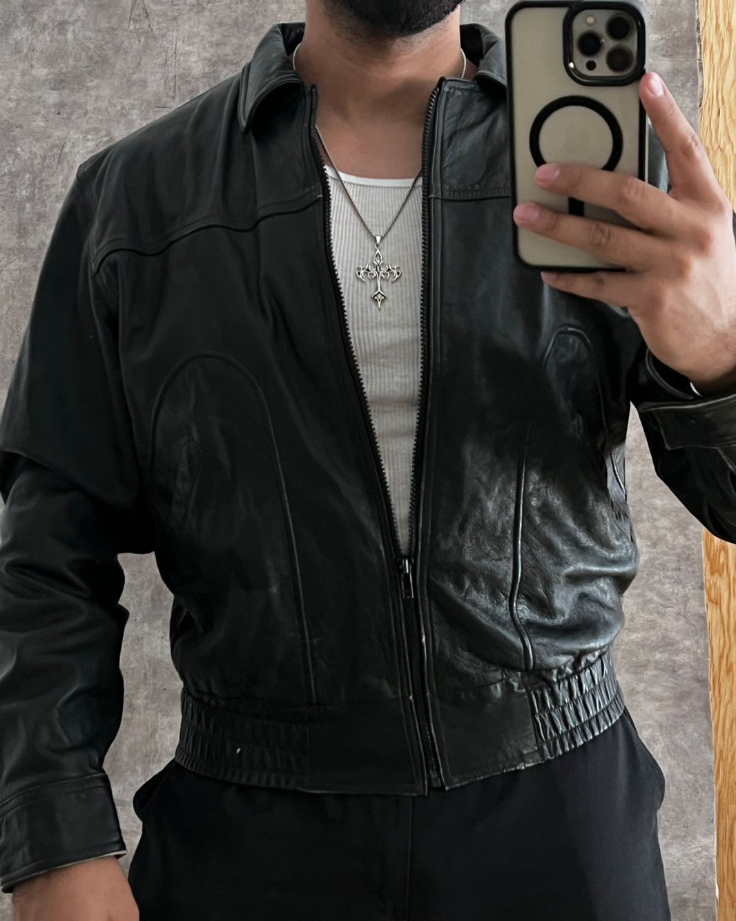 BOMBER LEATHER JACKET (M)