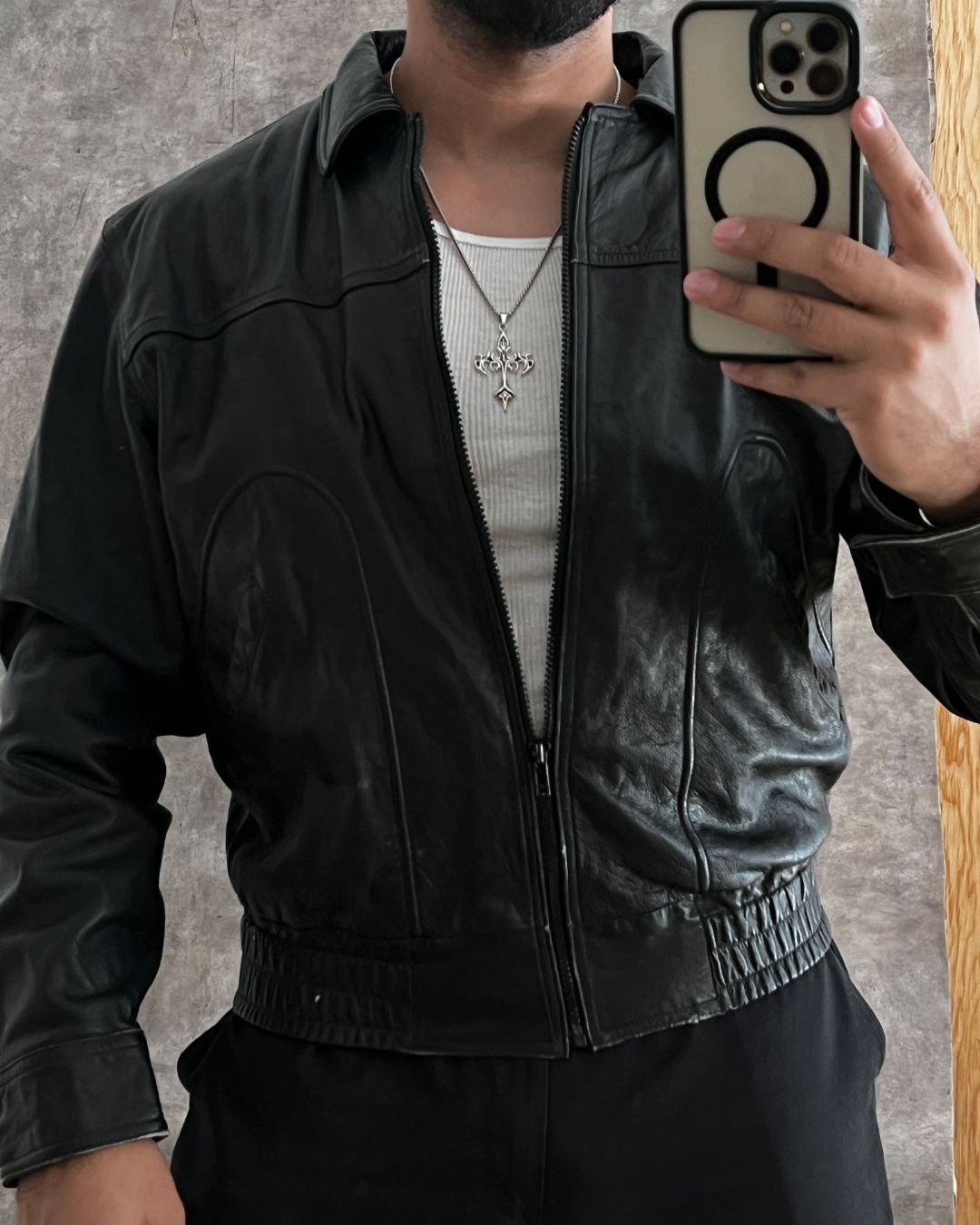 BOMBER LEATHER JACKET (M/L)