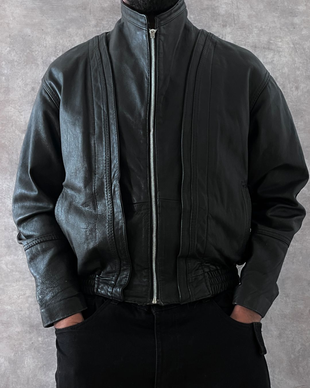 LEATHER JACKET CROPPED FIT (M)
