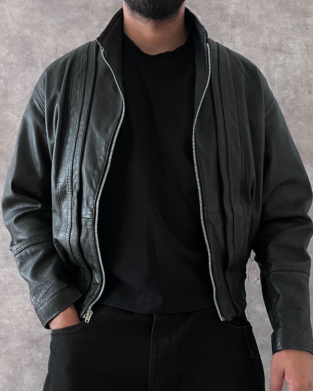 LEATHER JACKET CROPPED FIT (M)