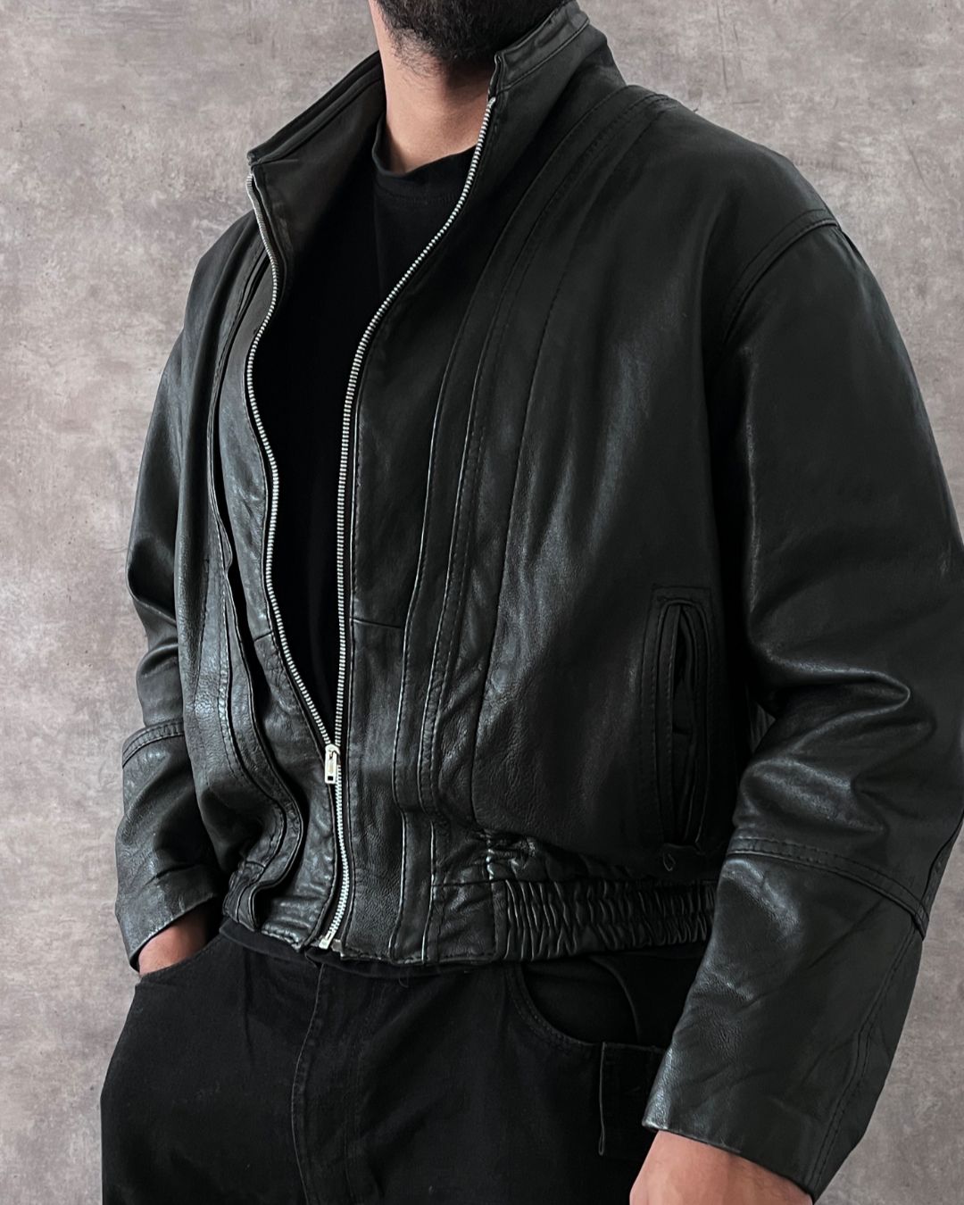 LEATHER JACKET CROPPED FIT (M)