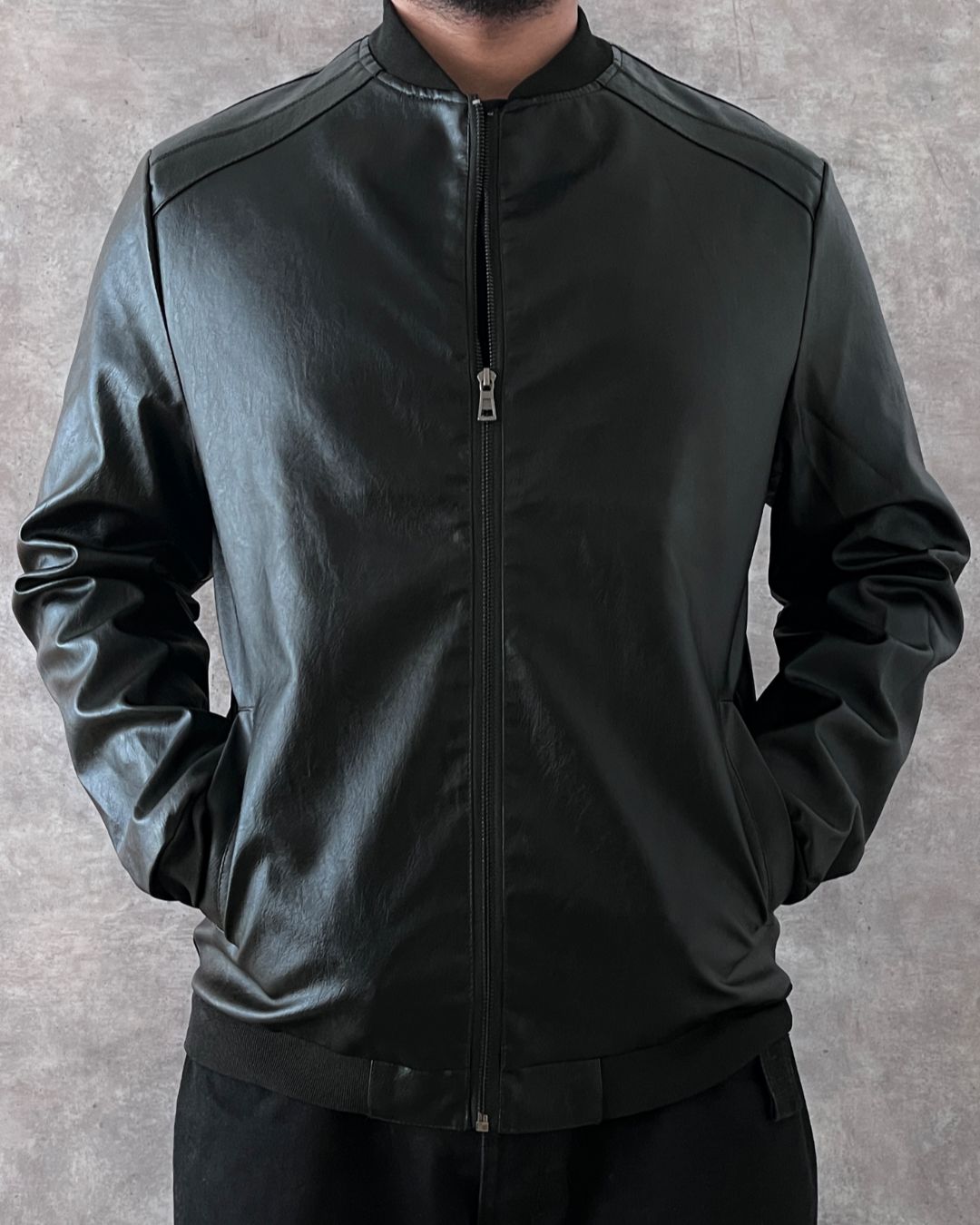 FAUX LEATHER JACKET (M)