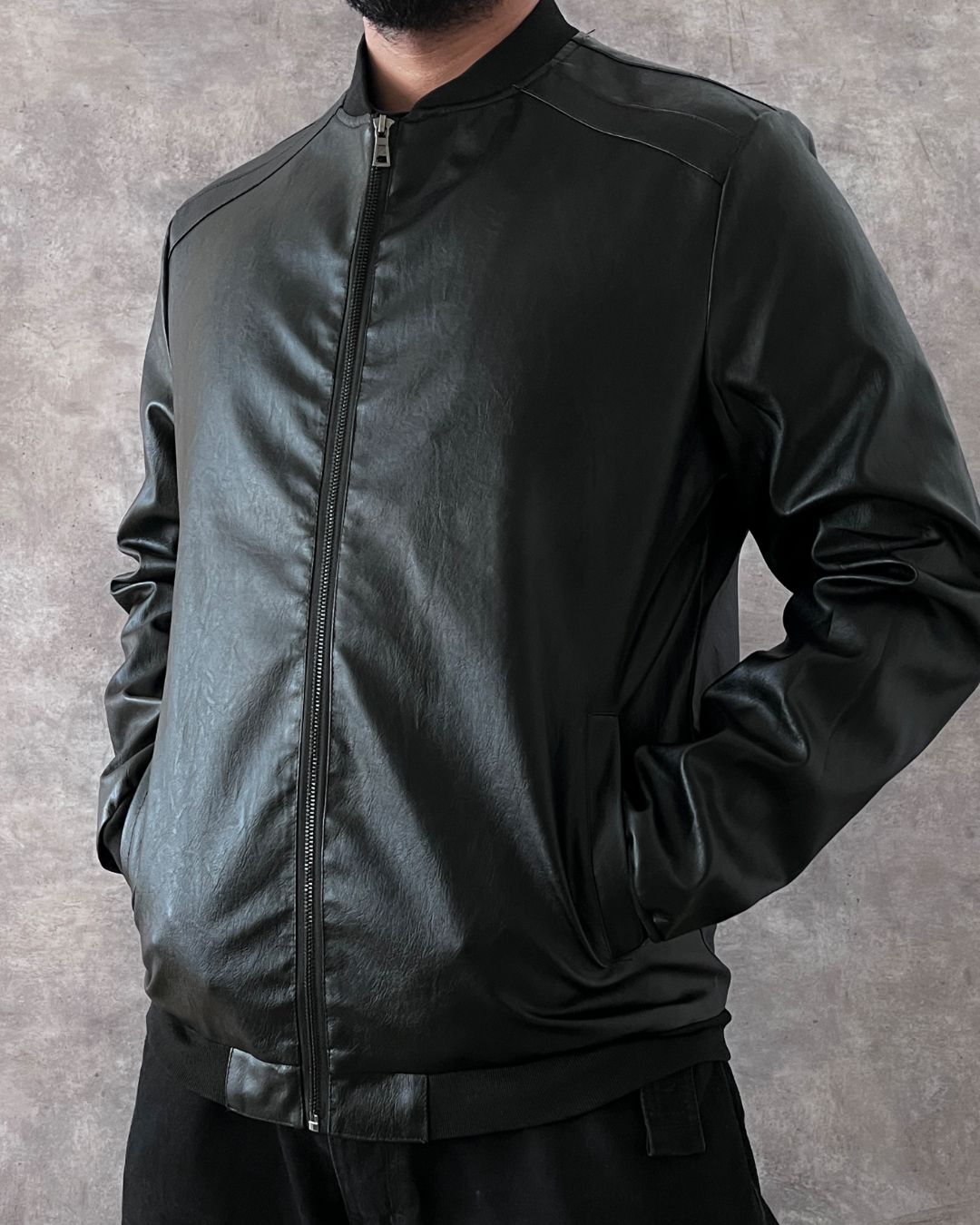 FAUX LEATHER JACKET (M)