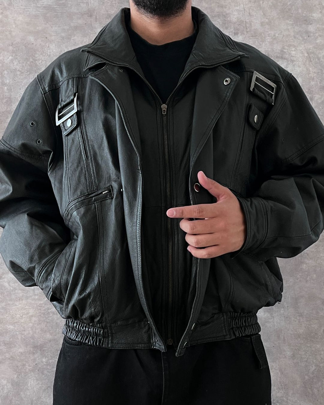 LEATHER BLACK JACKET (L/XL)