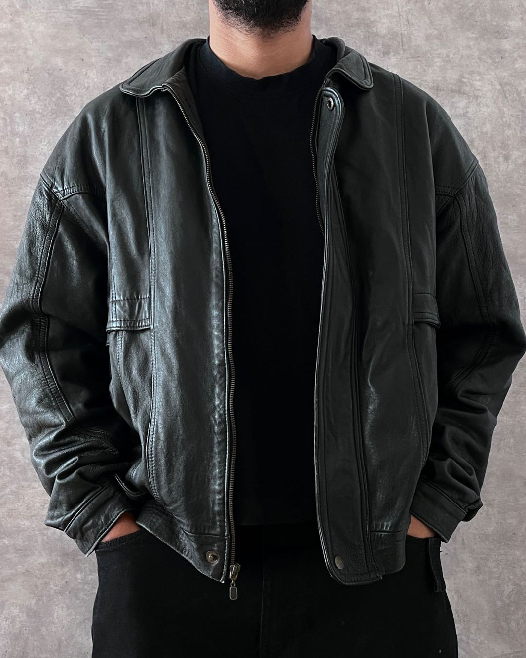 BOMBER LEATHER JACKET (L/XL)
