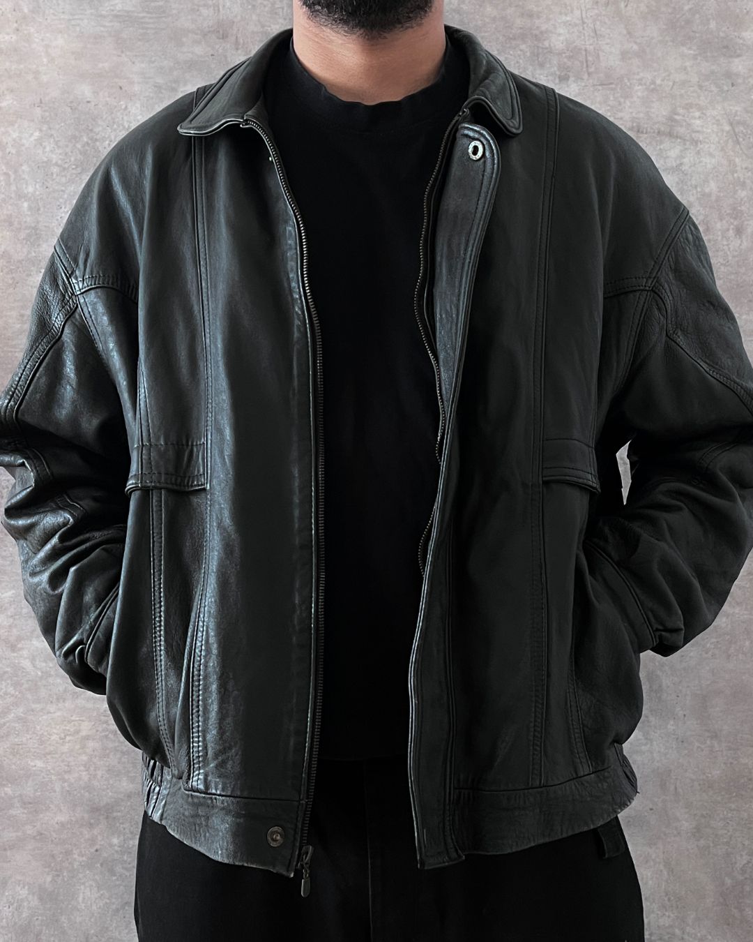 BOMBER LEATHER JACKET (L/XL)