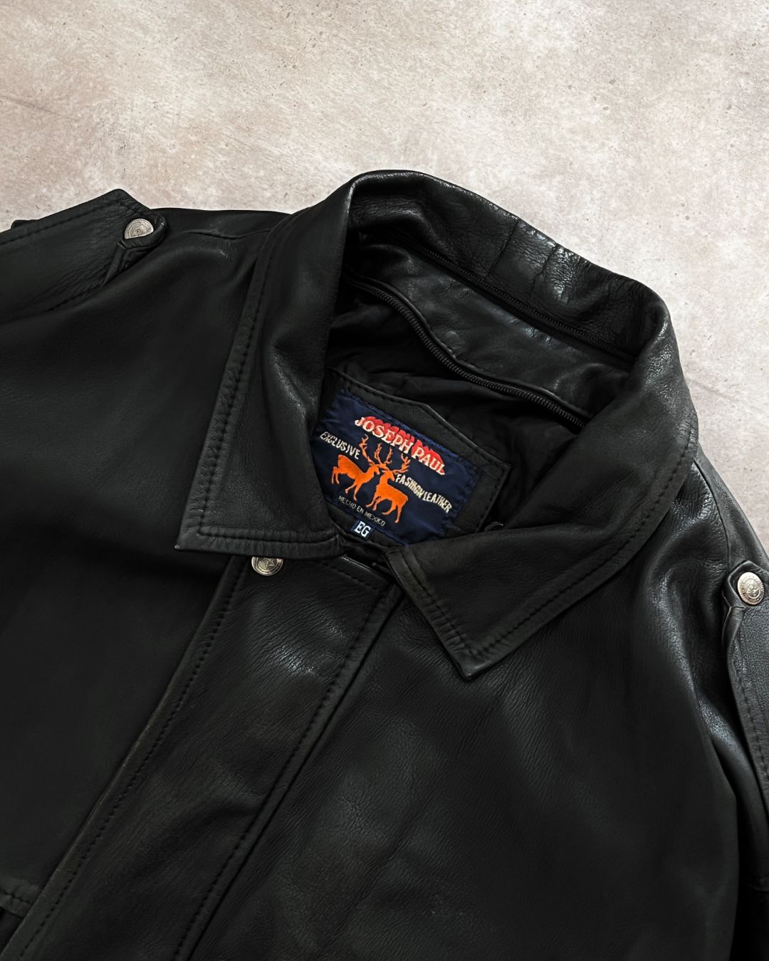 BOMBER LEATHER JACKET (L)