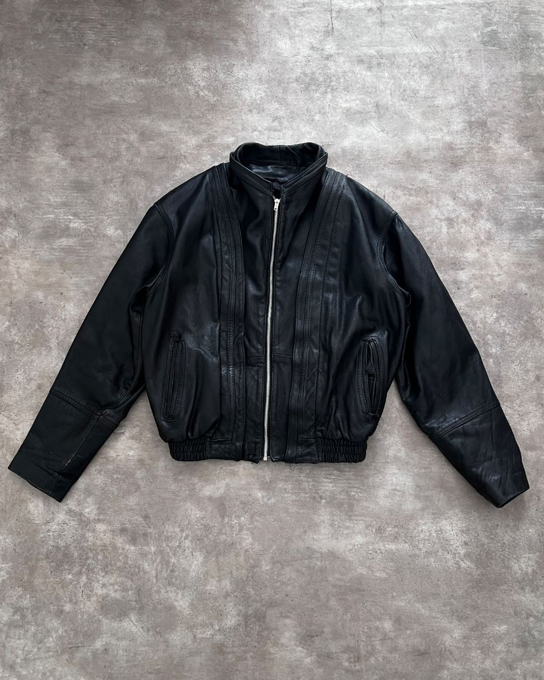 LEATHER JACKET CROPPED FIT (M)