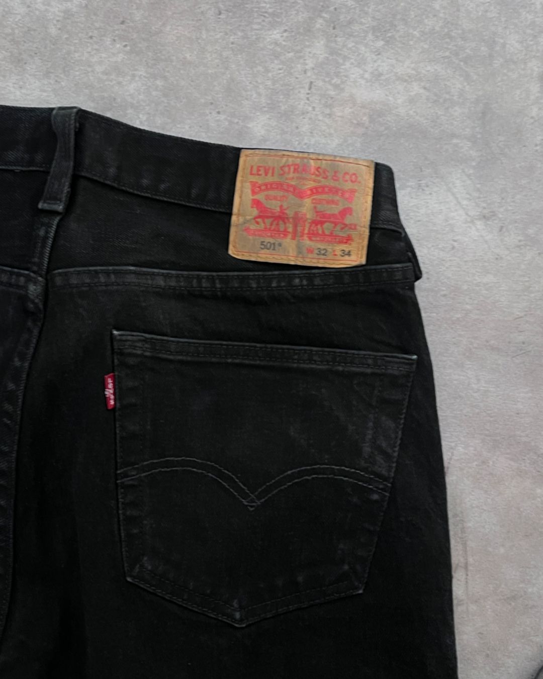 BLACK JEANS LEVIS STRAIGHT (32X34)