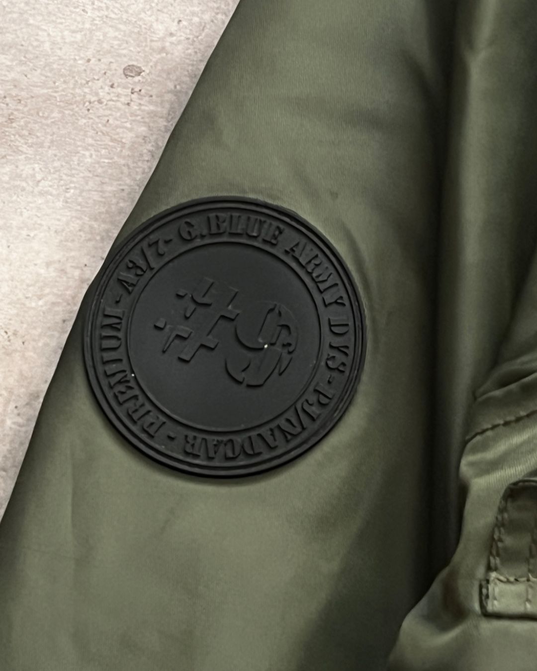 ZARA PUFFER JACKET FEM (L)