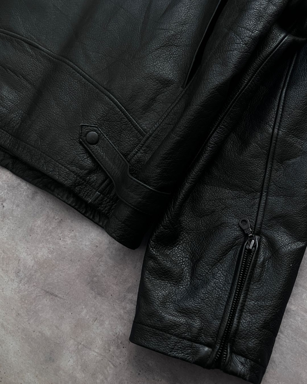 BIKER LEATHER JACKET (XL)